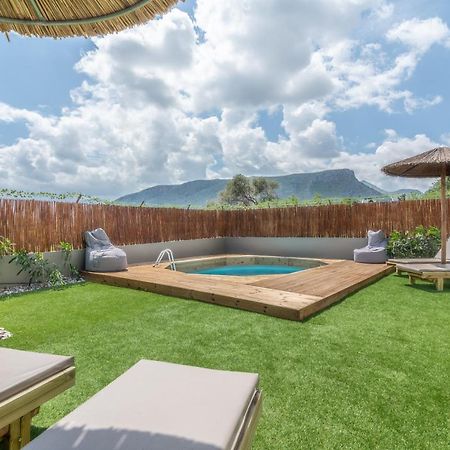 Cozy House With Pool Near Beach Gazi Extérieur photo