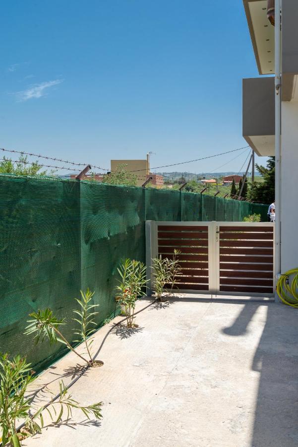 Cozy House With Pool Near Beach Gazi Extérieur photo