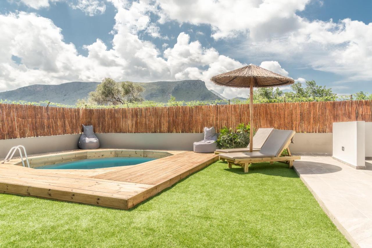 Cozy House With Pool Near Beach Gazi Extérieur photo